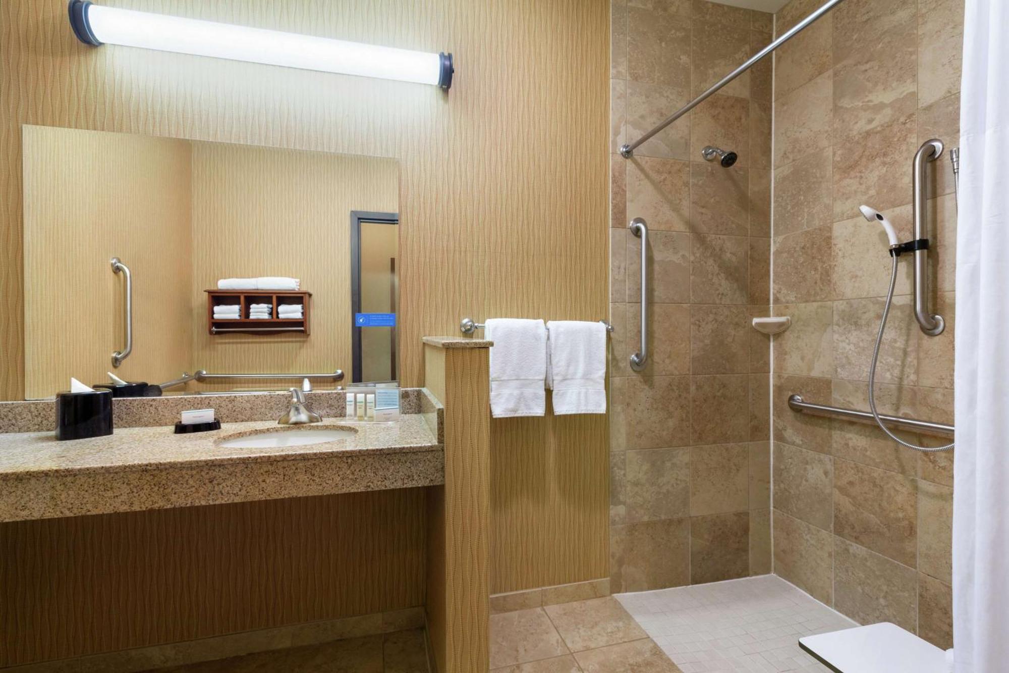 Hampton Inn אבילן מראה חיצוני תמונה